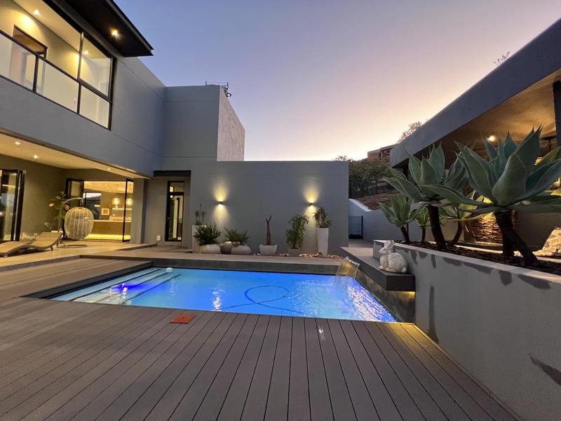 6 Bedroom Property for Sale in Featherbrooke Estate Gauteng
