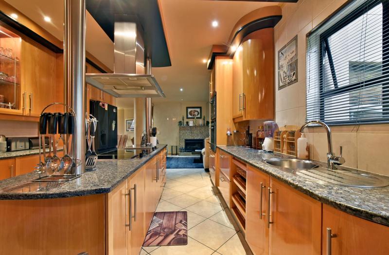 5 Bedroom Property for Sale in Bassonia Estate Gauteng