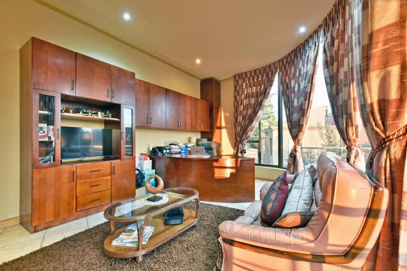 5 Bedroom Property for Sale in Bassonia Estate Gauteng