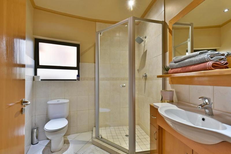 5 Bedroom Property for Sale in Bassonia Estate Gauteng