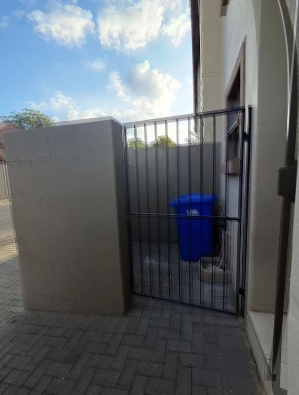 2 Bedroom Property for Sale in Gezina Gauteng