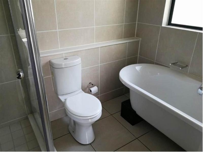 To Let 3 Bedroom Property for Rent in Petervale Gauteng