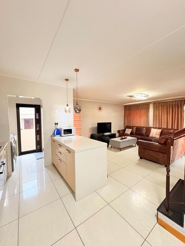 To Let 4 Bedroom Property for Rent in Summerset Gauteng