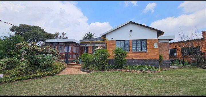3 Bedroom Property for Sale in South Crest Gauteng