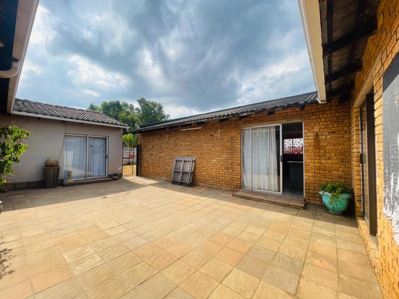 6 Bedroom Property for Sale in New State Area Gauteng