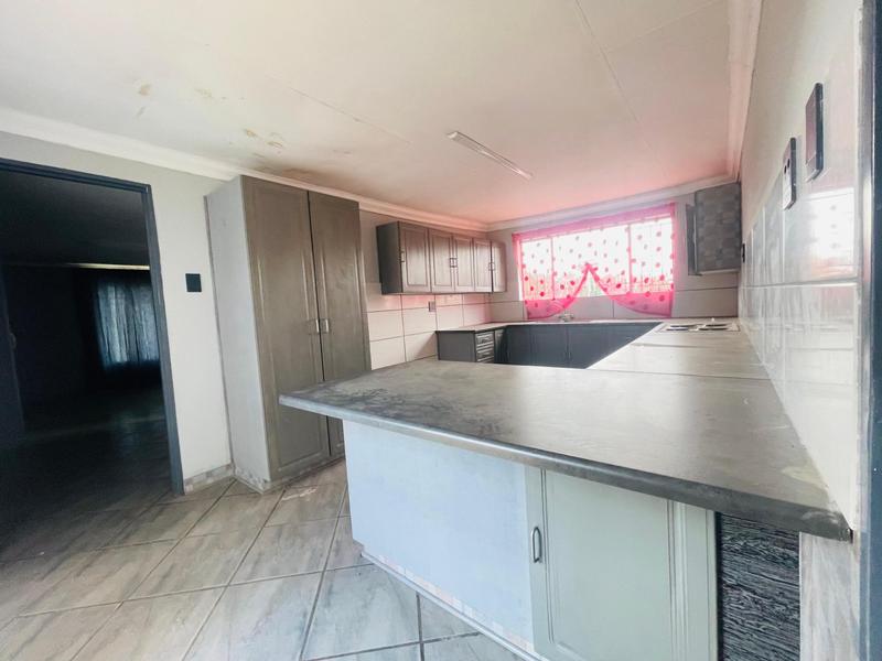 6 Bedroom Property for Sale in New State Area Gauteng