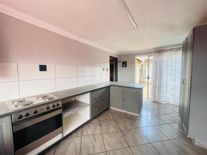 6 Bedroom Property for Sale in New State Area Gauteng