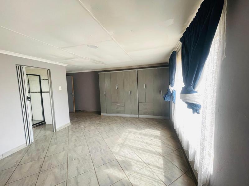6 Bedroom Property for Sale in New State Area Gauteng