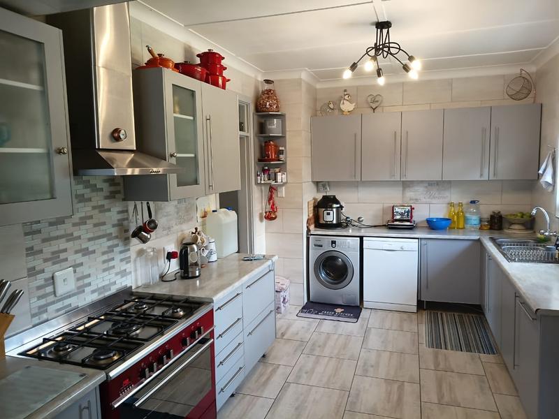 4 Bedroom Property for Sale in Kibler Park Gauteng