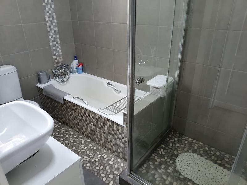 4 Bedroom Property for Sale in Kibler Park Gauteng