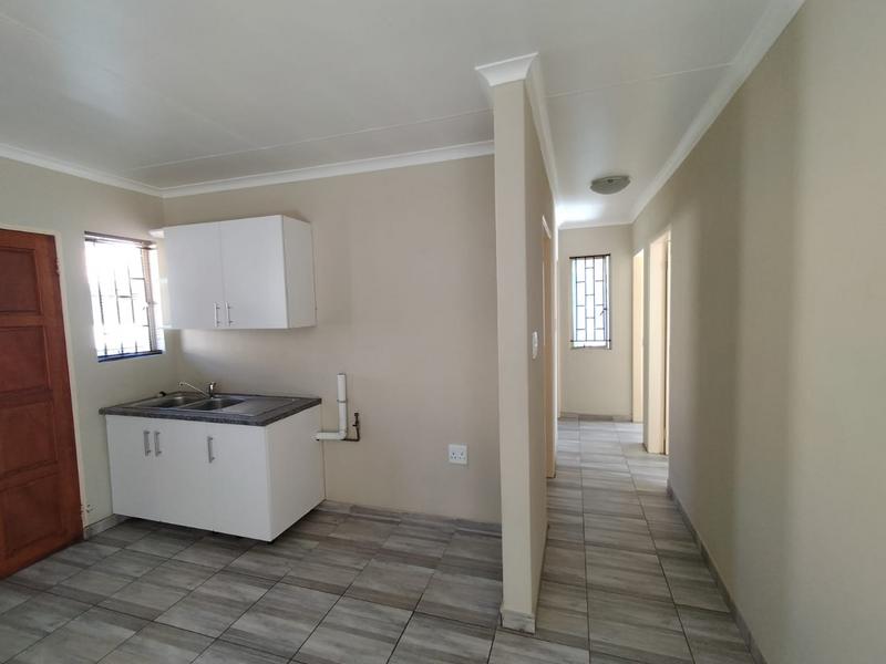 To Let 2 Bedroom Property for Rent in Birch Acres Gauteng