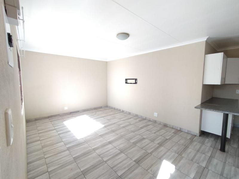 To Let 2 Bedroom Property for Rent in Birch Acres Gauteng