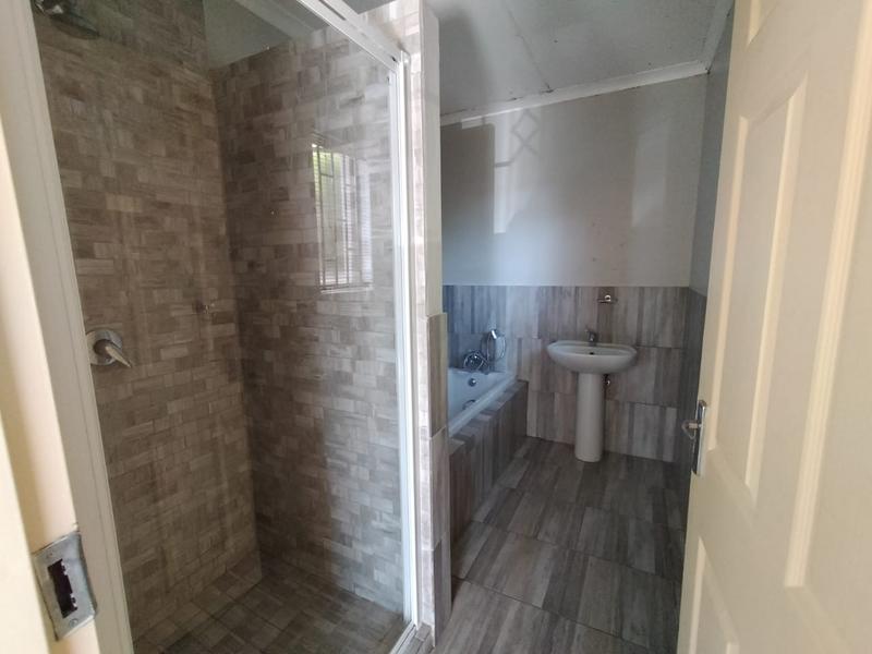 To Let 2 Bedroom Property for Rent in Birch Acres Gauteng