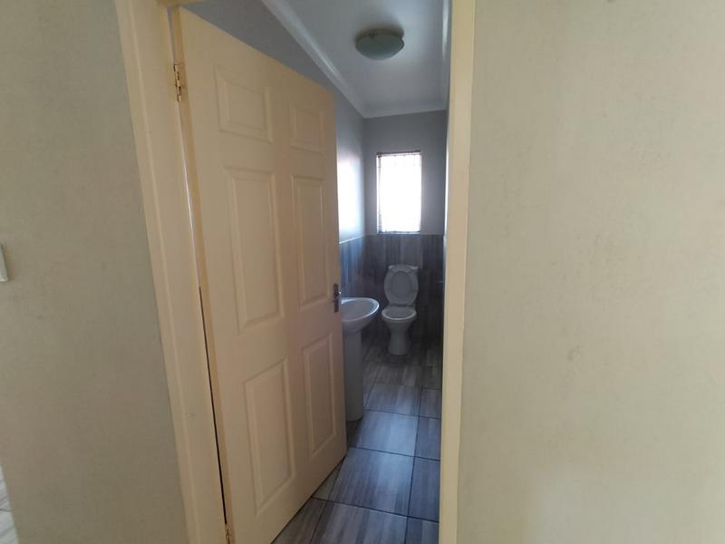 To Let 2 Bedroom Property for Rent in Birch Acres Gauteng