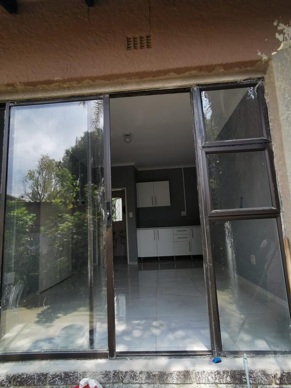 To Let 1 Bedroom Property for Rent in Birch Acres Gauteng