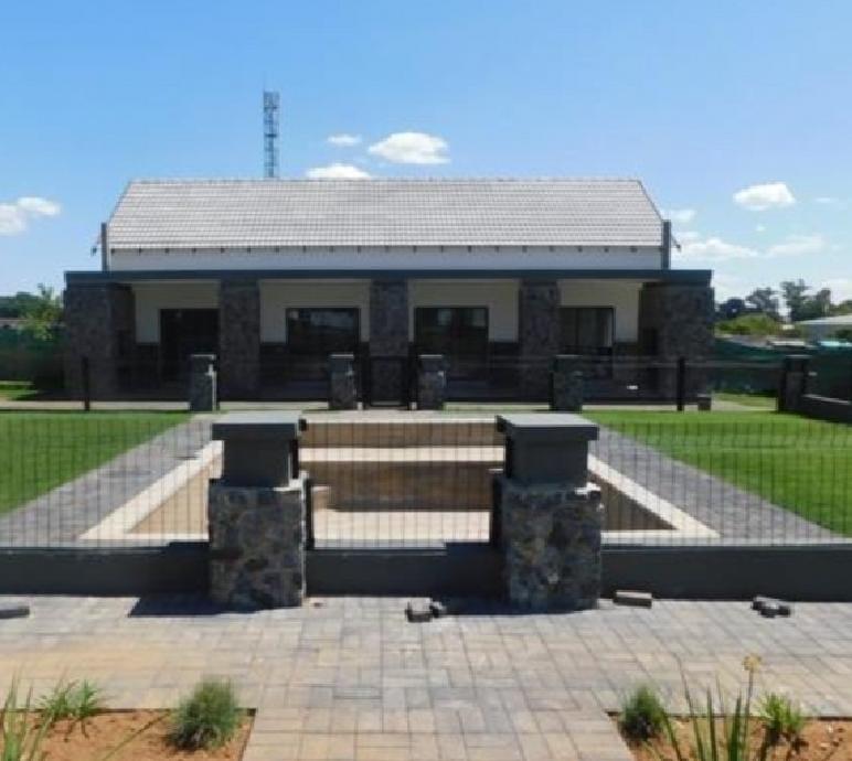 To Let 2 Bedroom Property for Rent in Glen Marais Gauteng