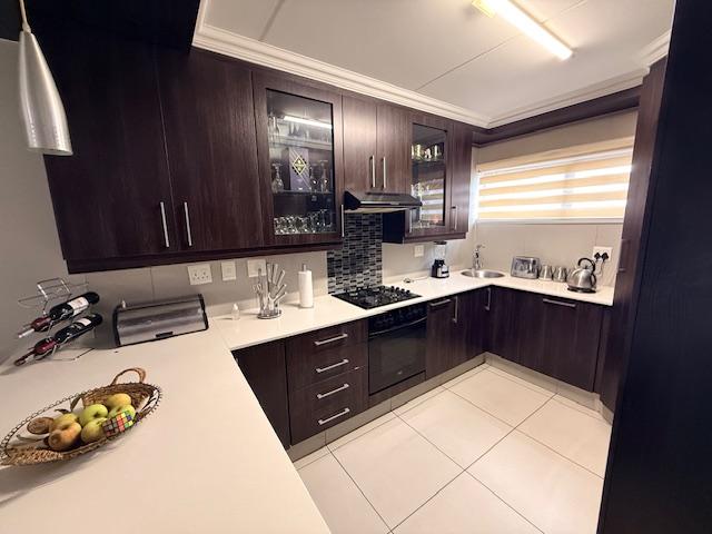 To Let 3 Bedroom Property for Rent in Glen Marais Gauteng