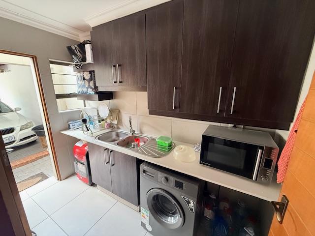 To Let 3 Bedroom Property for Rent in Glen Marais Gauteng