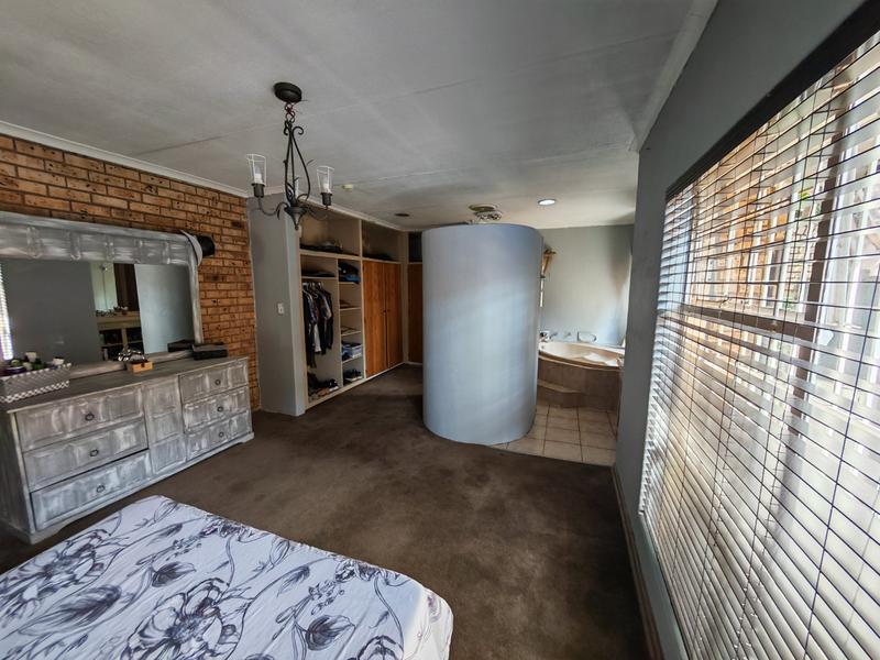 4 Bedroom Property for Sale in Vanderbijlpark SE 3 Gauteng