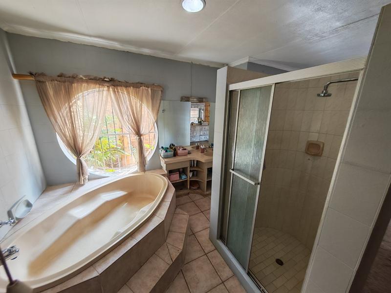 4 Bedroom Property for Sale in Vanderbijlpark SE 3 Gauteng