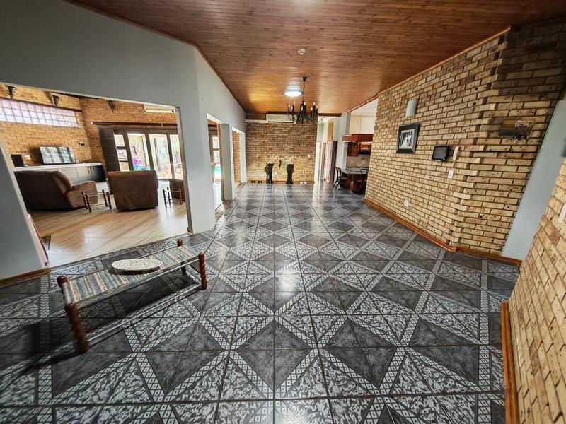 4 Bedroom Property for Sale in Vanderbijlpark SE 3 Gauteng