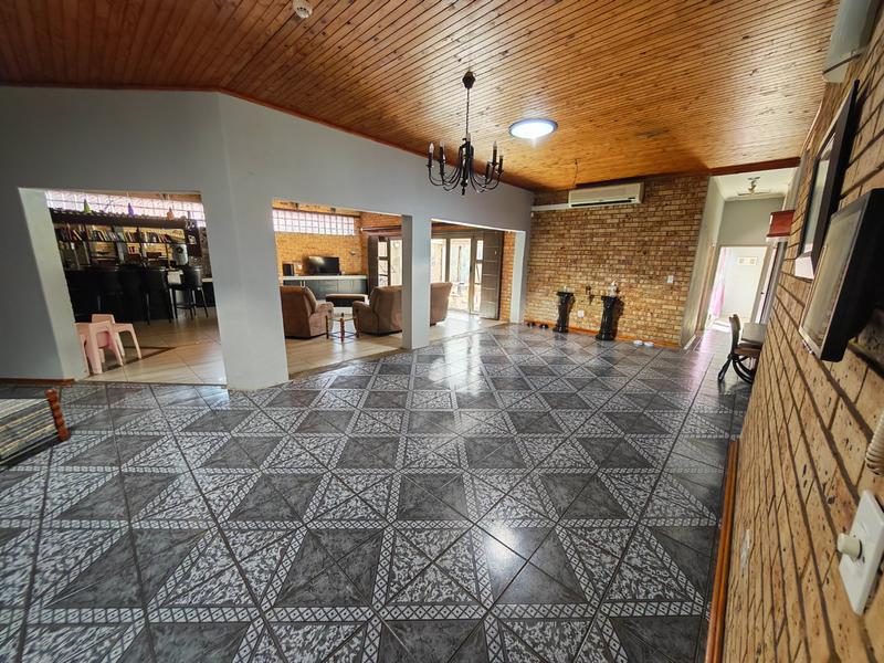 4 Bedroom Property for Sale in Vanderbijlpark SE 3 Gauteng