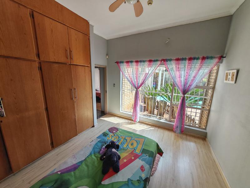 4 Bedroom Property for Sale in Vanderbijlpark SE 3 Gauteng