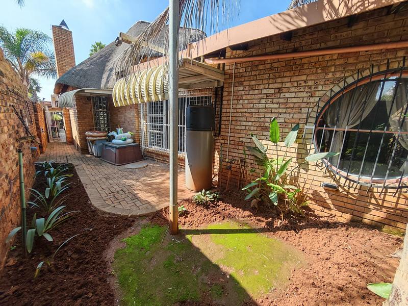 4 Bedroom Property for Sale in Vanderbijlpark SE 3 Gauteng
