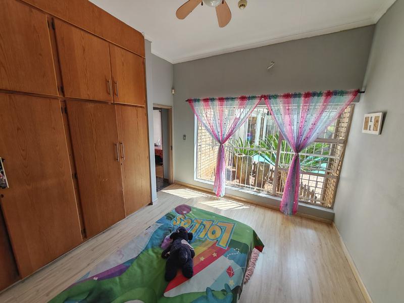 4 Bedroom Property for Sale in Vanderbijlpark SE 3 Gauteng