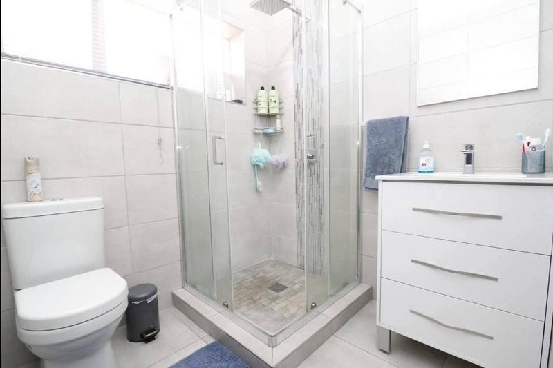 To Let 1 Bedroom Property for Rent in Strubenvale Gauteng