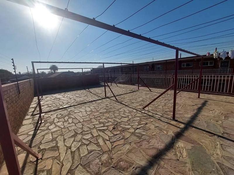 To Let 1 Bedroom Property for Rent in Strubenvale Gauteng