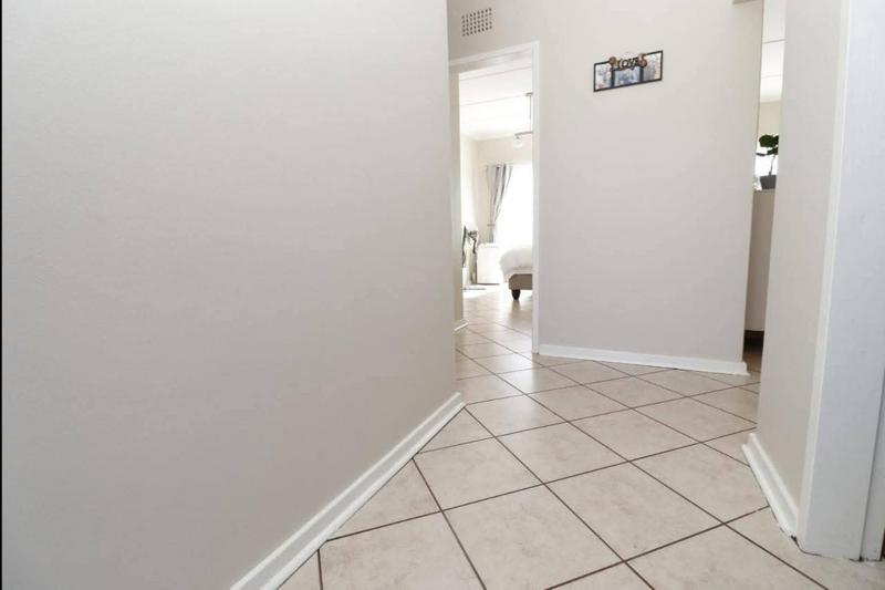 To Let 1 Bedroom Property for Rent in Strubenvale Gauteng