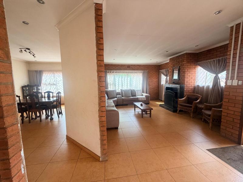 4 Bedroom Property for Sale in Laudium Gauteng