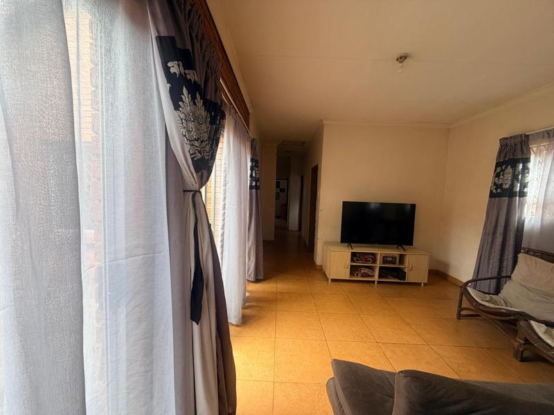 4 Bedroom Property for Sale in Laudium Gauteng