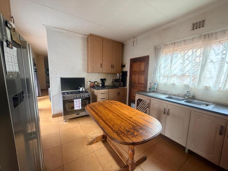 4 Bedroom Property for Sale in Laudium Gauteng