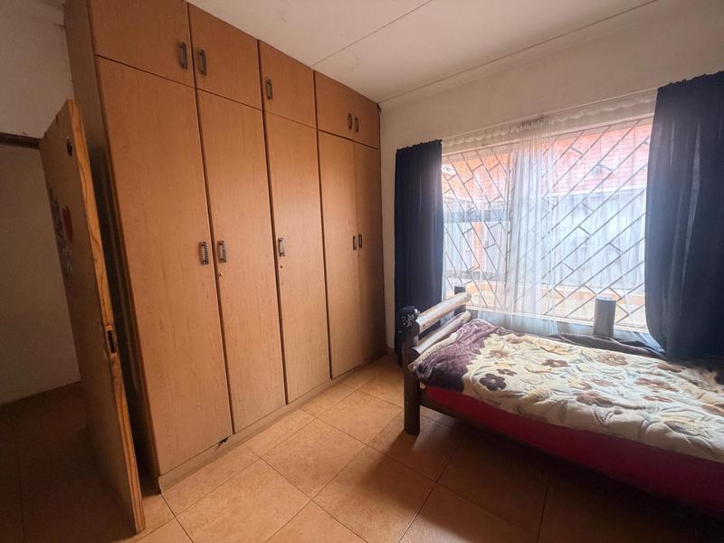 4 Bedroom Property for Sale in Laudium Gauteng