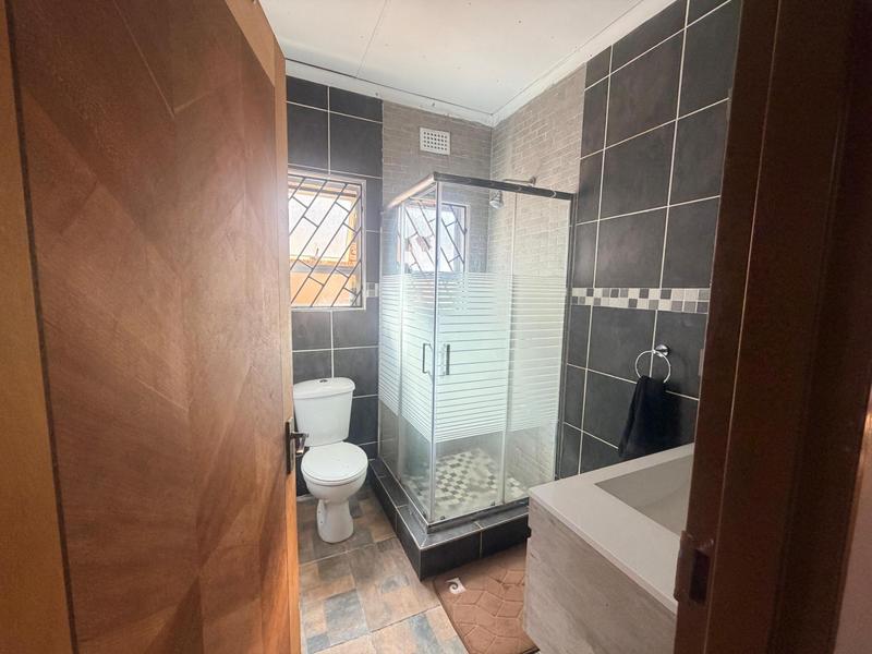 4 Bedroom Property for Sale in Laudium Gauteng