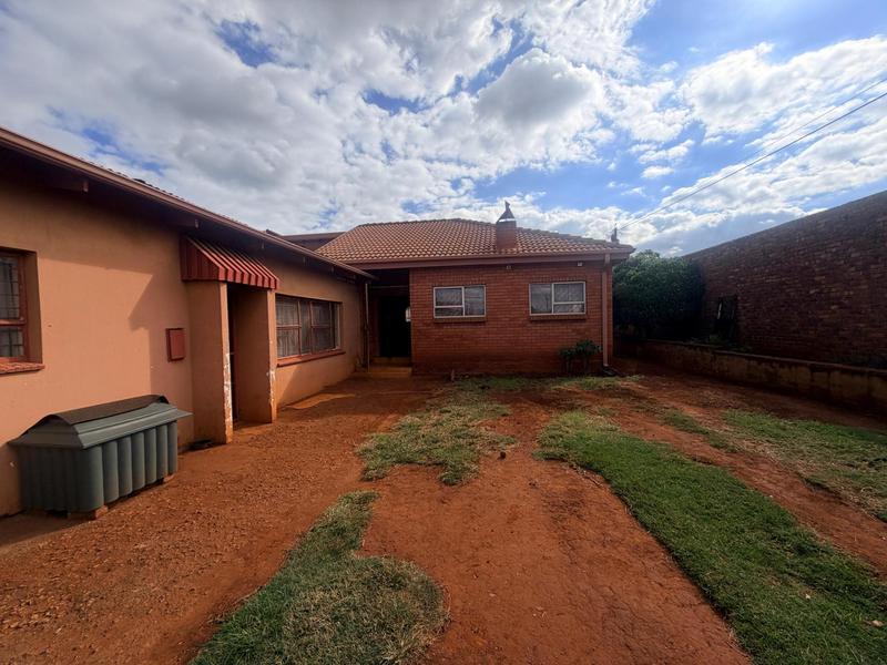 4 Bedroom Property for Sale in Laudium Gauteng
