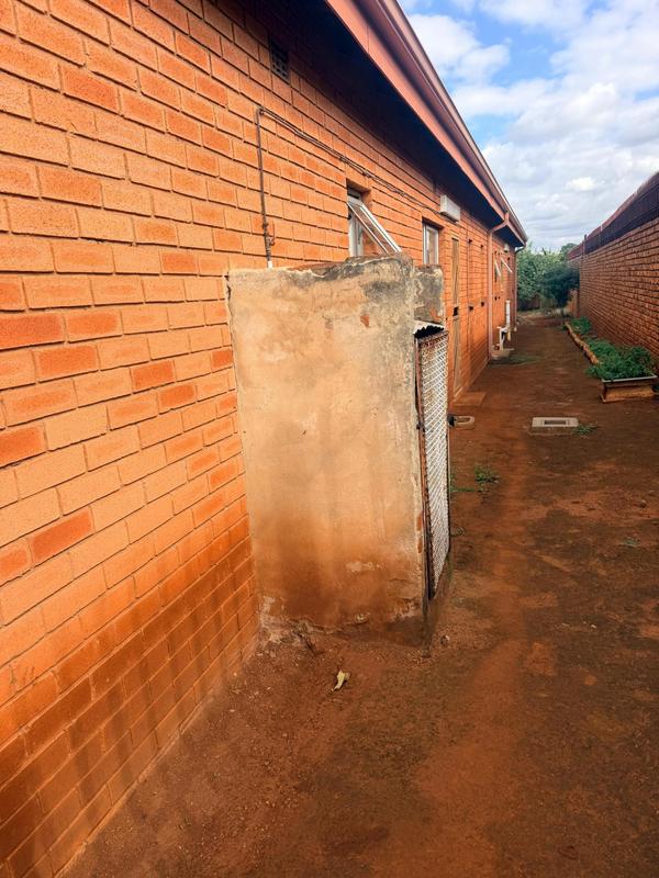 4 Bedroom Property for Sale in Laudium Gauteng