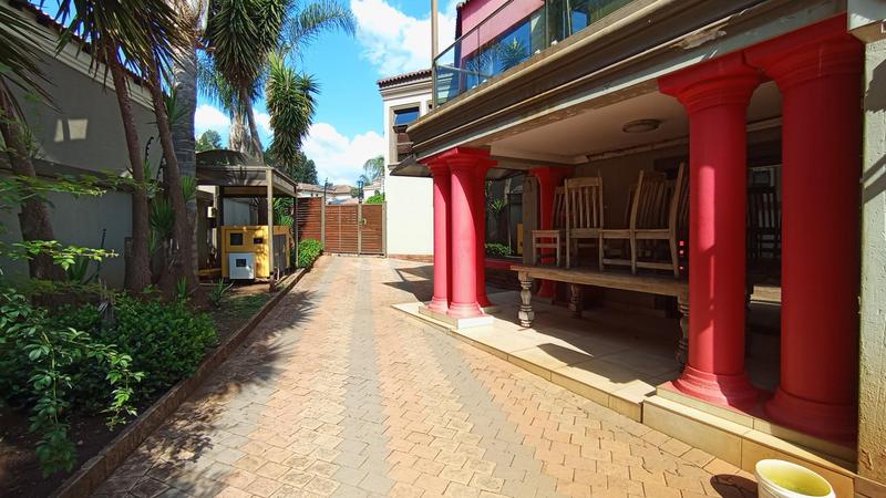 7 Bedroom Property for Sale in Raslouw Gauteng