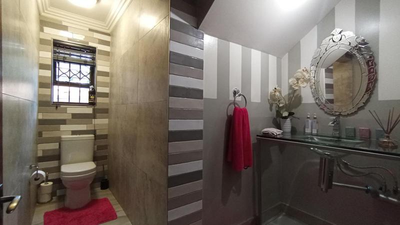 7 Bedroom Property for Sale in Raslouw Gauteng