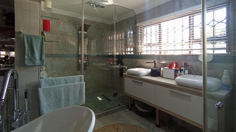 7 Bedroom Property for Sale in Raslouw Gauteng