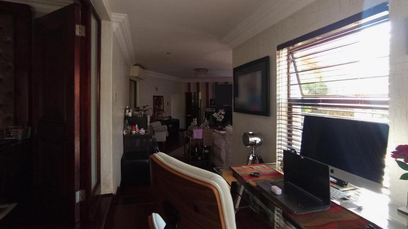 7 Bedroom Property for Sale in Raslouw Gauteng