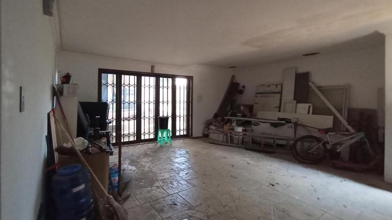 7 Bedroom Property for Sale in Raslouw Gauteng