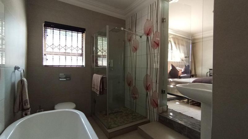 7 Bedroom Property for Sale in Raslouw Gauteng