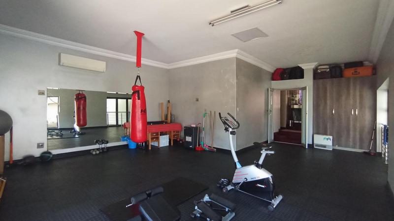 7 Bedroom Property for Sale in Raslouw Gauteng
