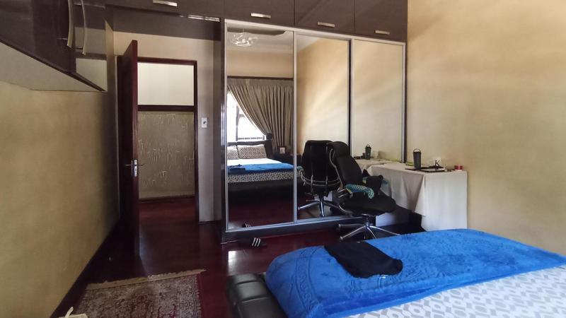 7 Bedroom Property for Sale in Raslouw Gauteng