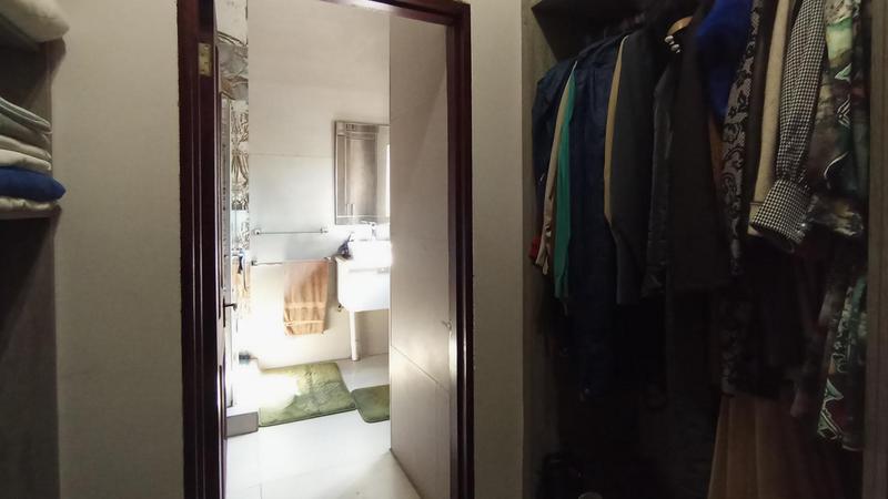 7 Bedroom Property for Sale in Raslouw Gauteng