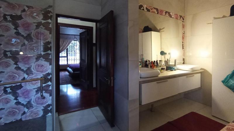 7 Bedroom Property for Sale in Raslouw Gauteng