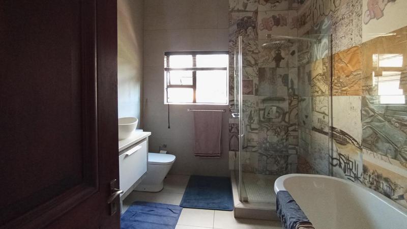 7 Bedroom Property for Sale in Raslouw Gauteng